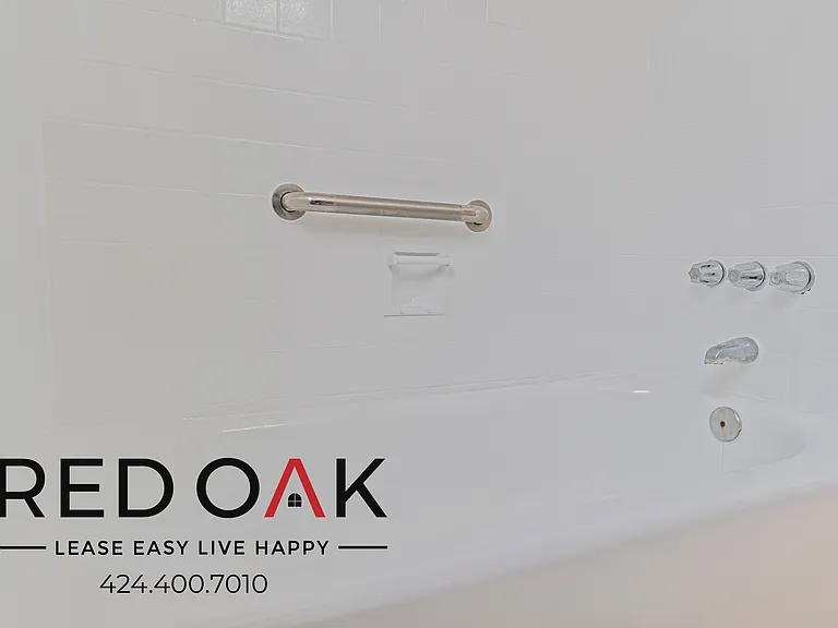 3925 Roxanne Ave #4 — Photo 15