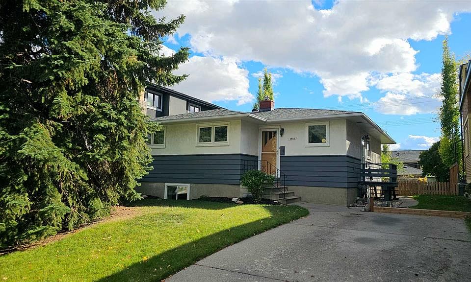 1st image of 1905 S 32nd Ave SW