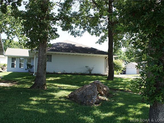 2nd image of 822 Maple Tree Cir