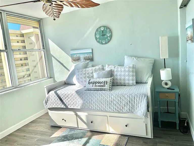 4550 Cove Cir #804 — Photo 18