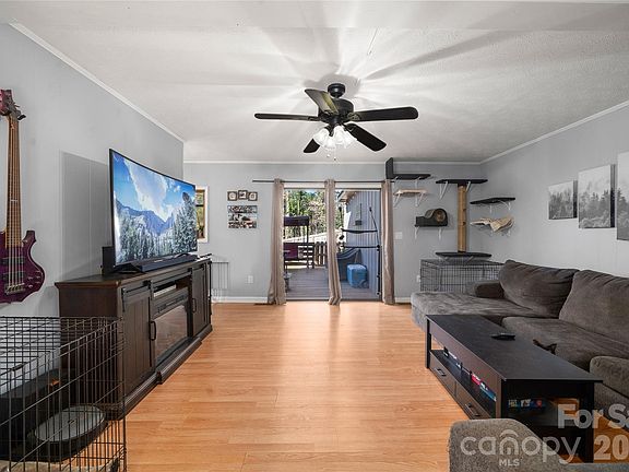 4th image of 177 Forest Dr #11