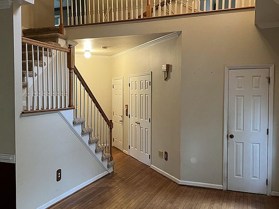 5th image of 6 Moss Spring Ct