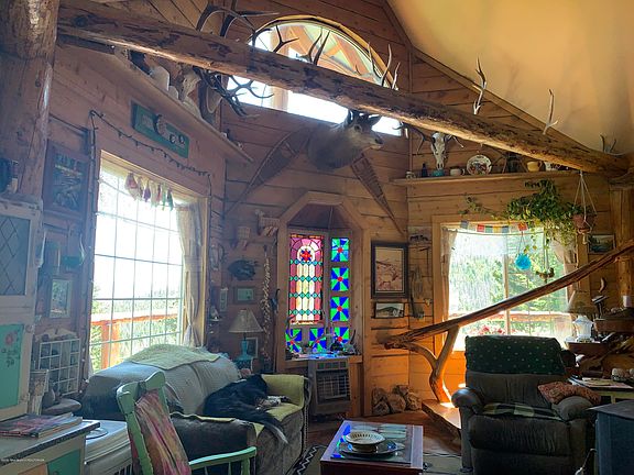 3rd image of 34 Lookout Ct