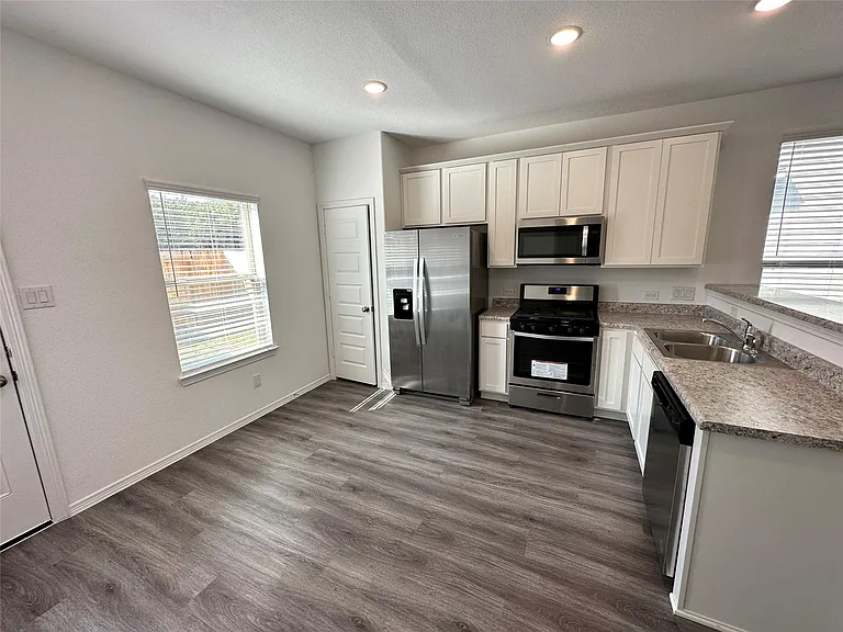 16580 Moss Ln — Photo 6