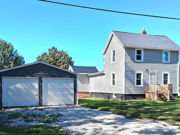 304 SE 3rd Ave, Galva, IL 61434