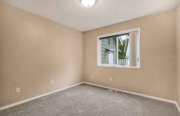 1st image of 10222 188th Street Ct E