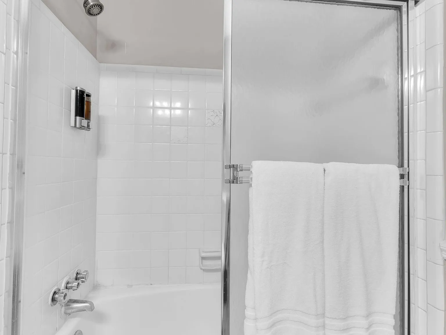 4 bed, 4.0 bath, 2753 sqft, $875 — Photo 4