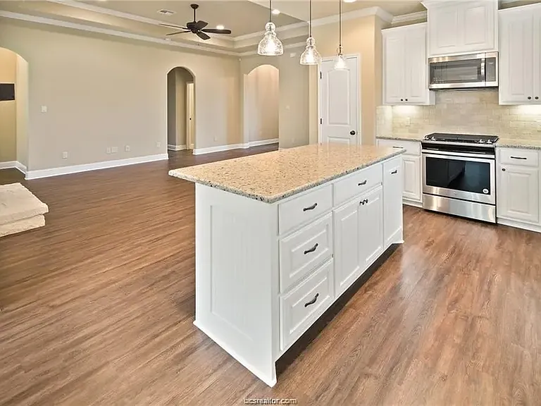 4029 Crestmont Dr — Photo 9