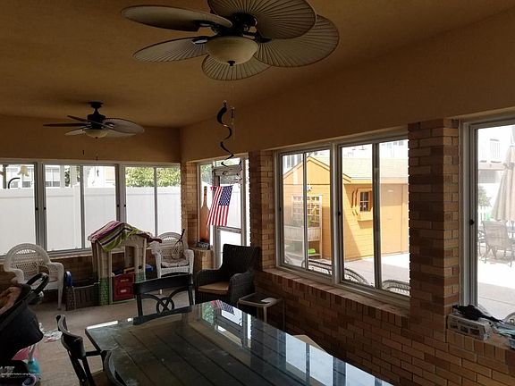5th image of 327 Naughton Ave