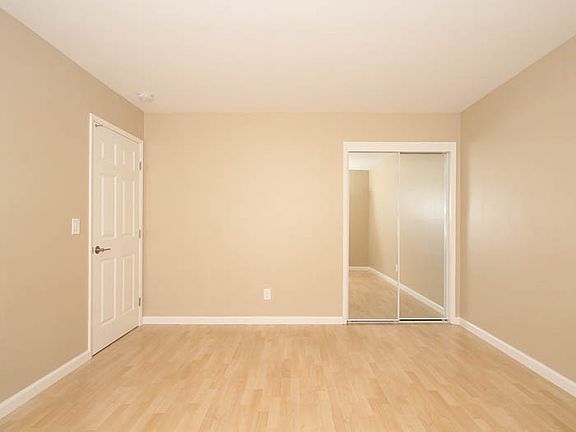 5th image of 438 Ventura Ave APT 1
