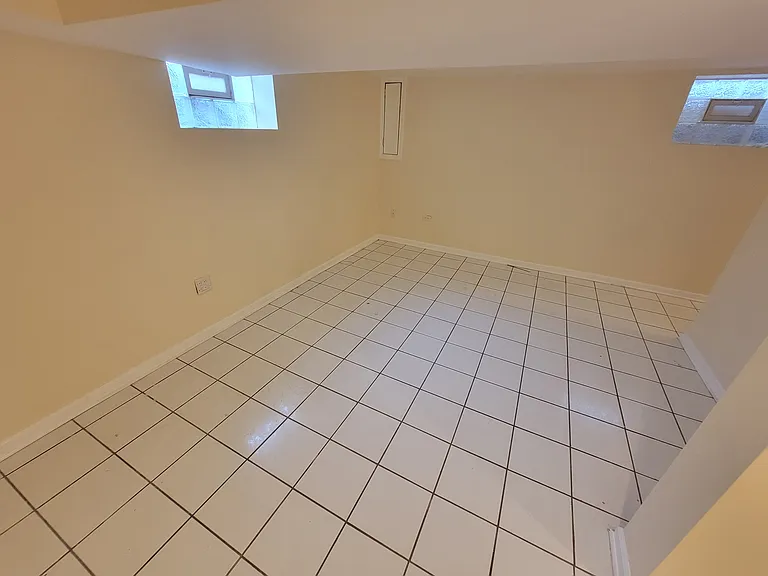 7822 W Carmen Ave — Photo 13