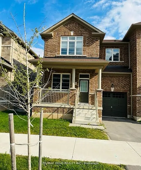 35 Riverwalk Dr — Photo 1