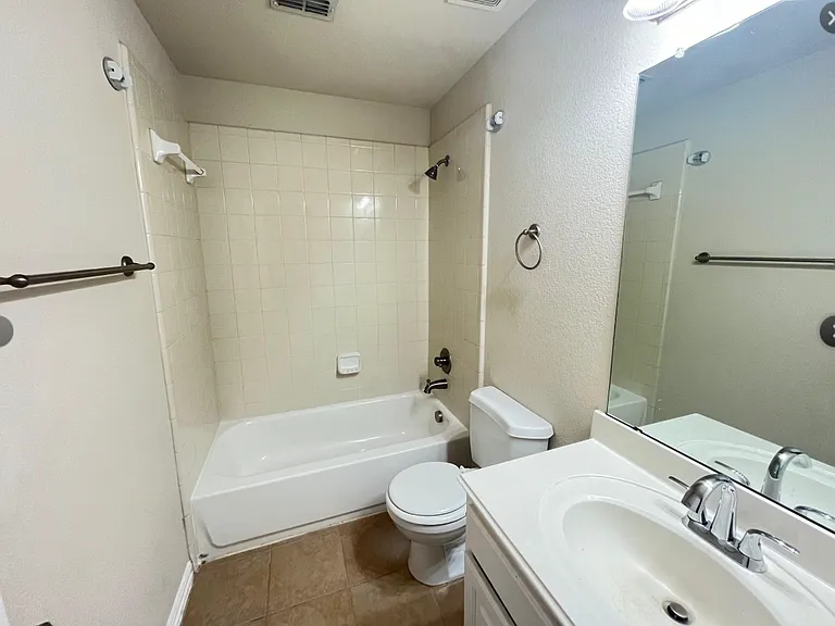 12637 Waltham Dr — Photo 7