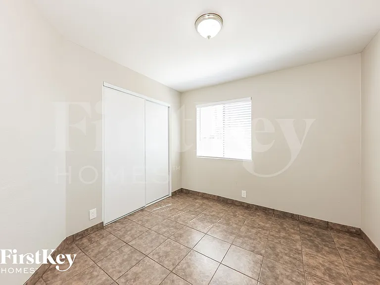 13857 N 48th Ave — Photo 12