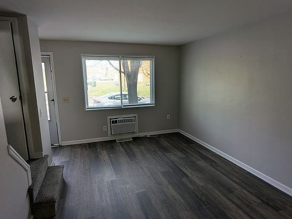 4th image of 1334 20th St NE #1340