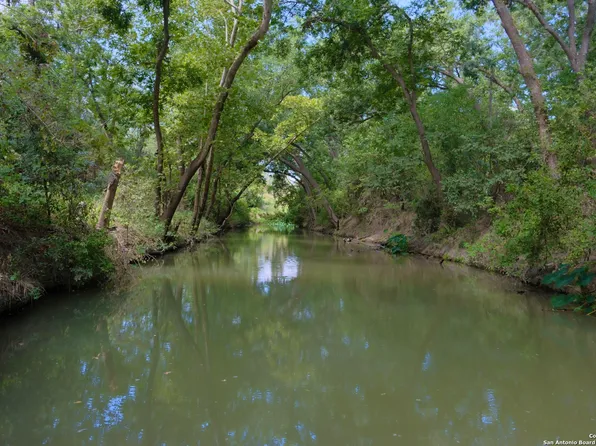 17585 Fargoer, Marion, TX 78124