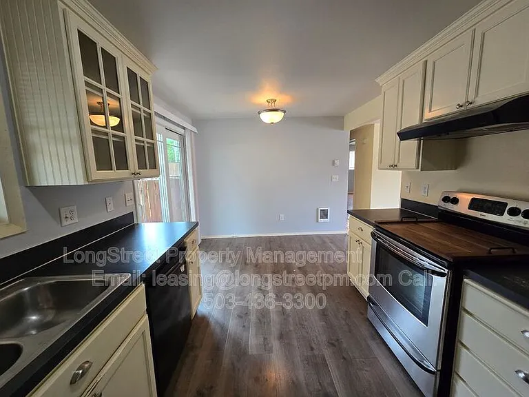 968 NW Cleveland Ave — Photo 18