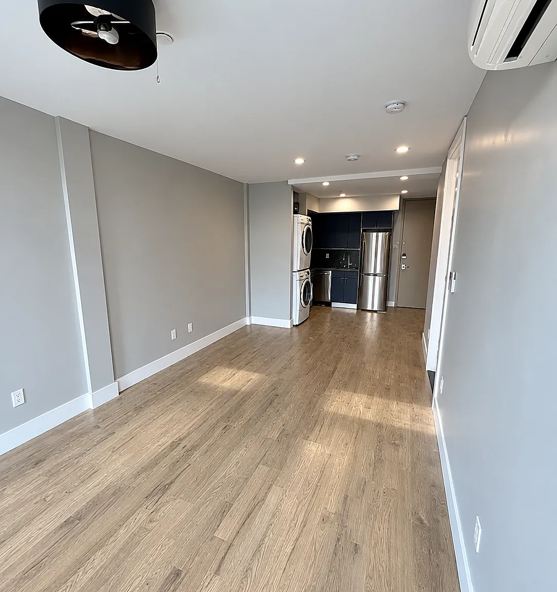 615 East 17th Street — Photo 3