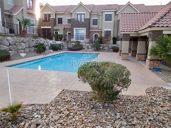 4th image of 318 Vista Heights Ln