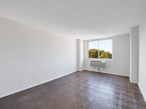 118-17 Union Turnpike image 7 of 25