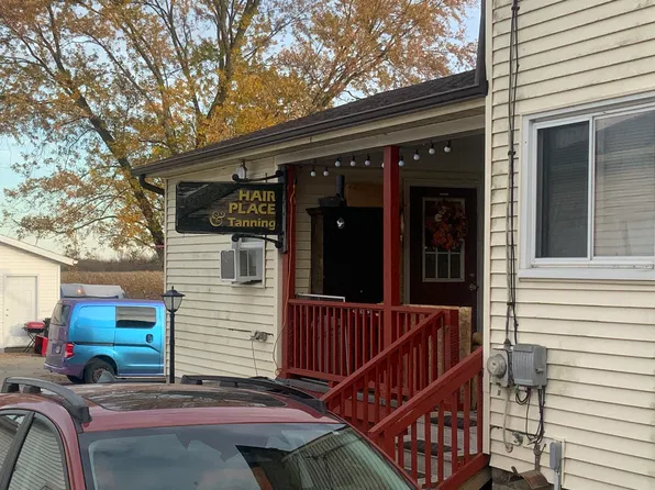 211 S Main St, Creston, OH 44217