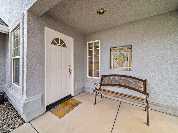 4th image of 319 Franciscan Trl