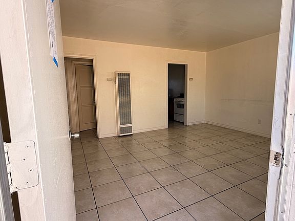 2nd image of 4227 Winona Ave
