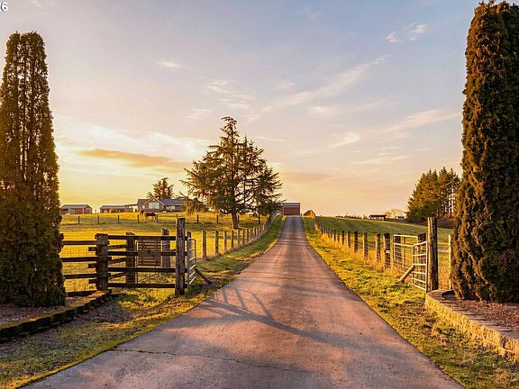 4th image of 16435 NE Nelson Rd