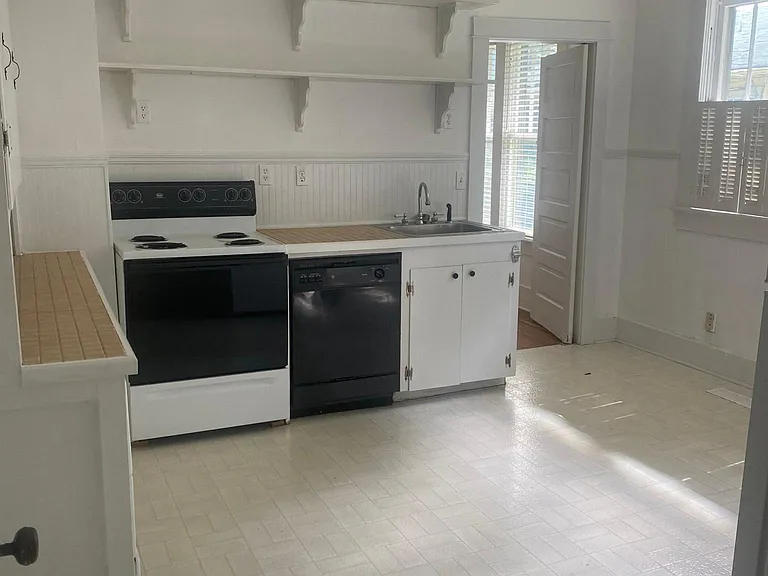 443 Locust Ave SE — Photo 18
