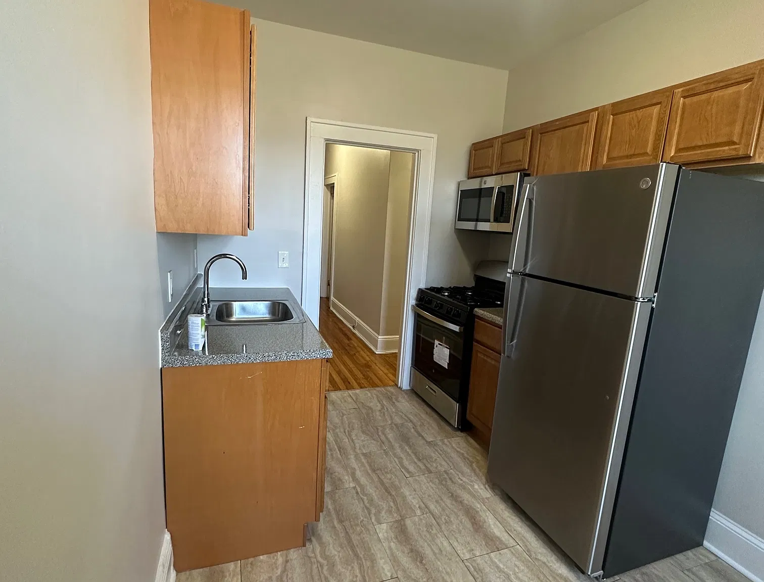 1 bed, 670 sqft, $1,895 — Photo 3