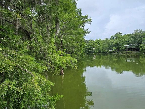 4th image of 403 County Road 2869