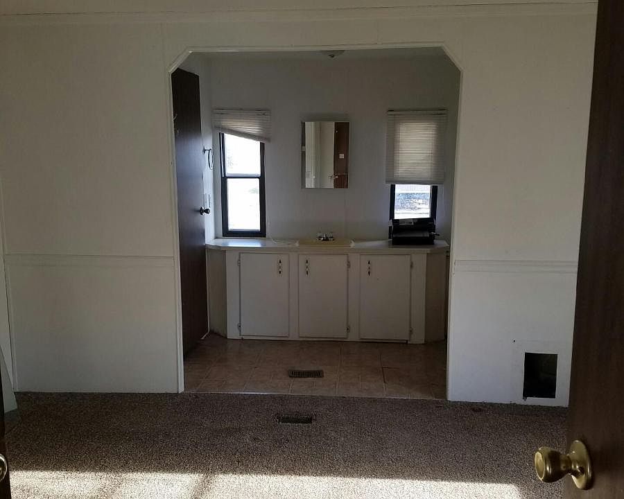 2nd image of 859 High View Dr