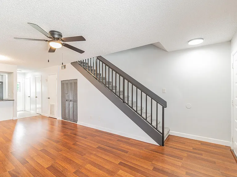 4907 W McElroy Ave #209 — Photo 8