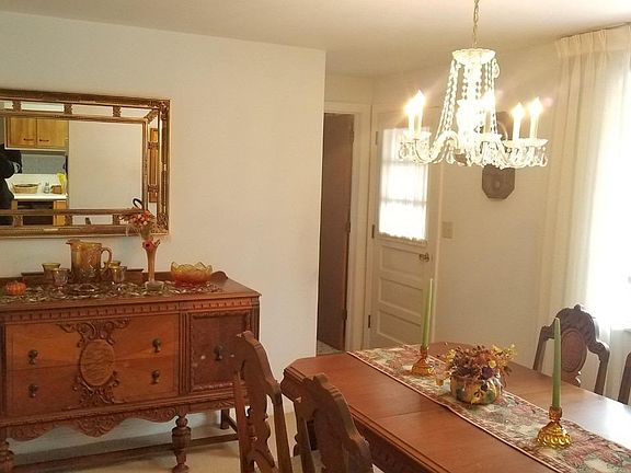 4th image of 10686 Knollview Dr