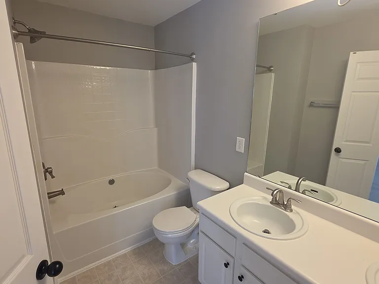 4246 Vienna Crest Dr — Photo 9