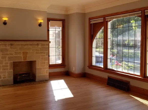 2640 N 63rd St #1, Wauwatosa, WI 53213