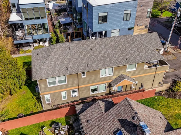 337 3RD Place NW, Issaquah, WA 98027