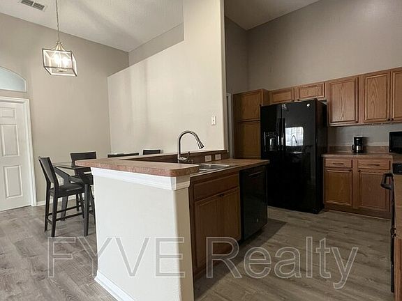 5th image of 2181 Island Walk Dr