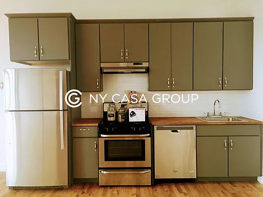 Rented by NY Casa Group | media 10