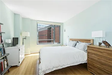 Rented by R New York