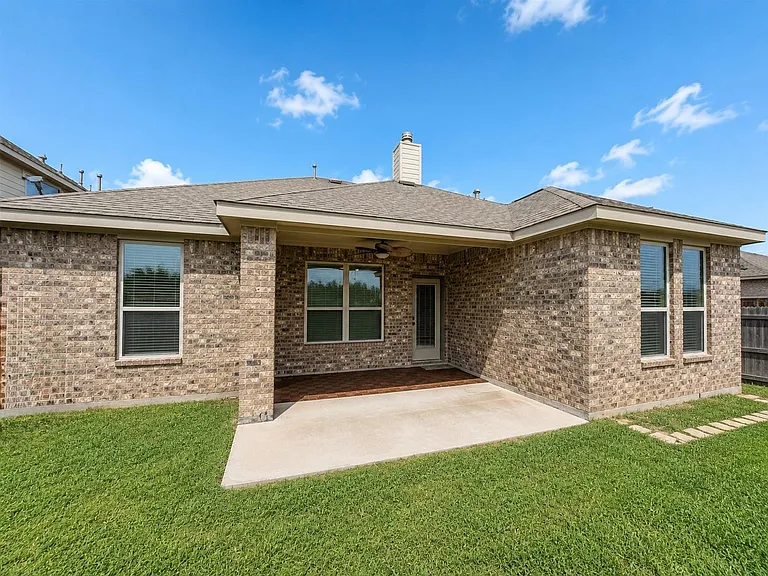 7506 Amber Village Cir — Photo 22