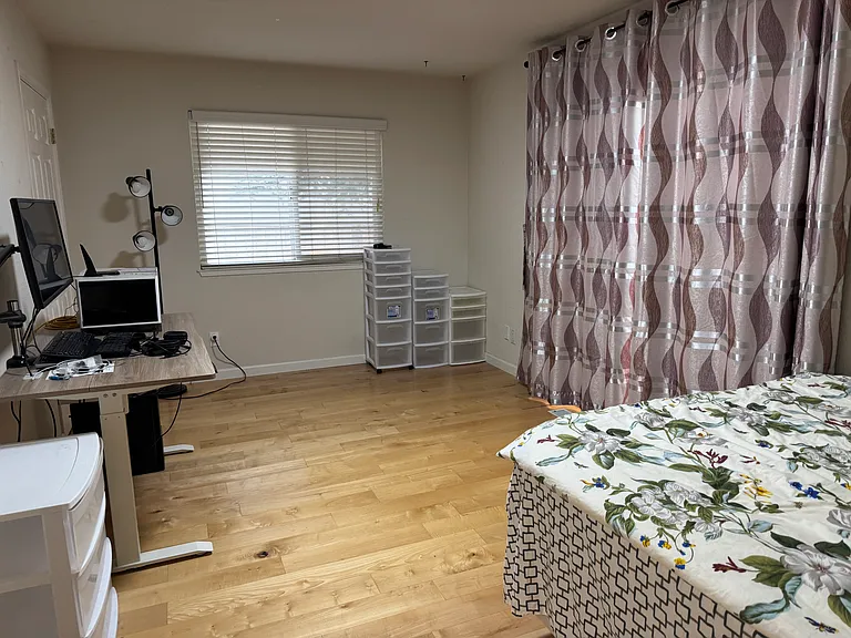upstairs bedroom #1