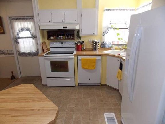 4th image of 36145 Loon Ln