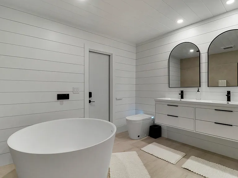 2443 E Edgewater Dr — Photo 36