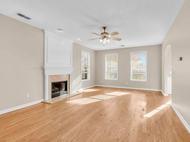 16 Bushwood Dr — Photo 8