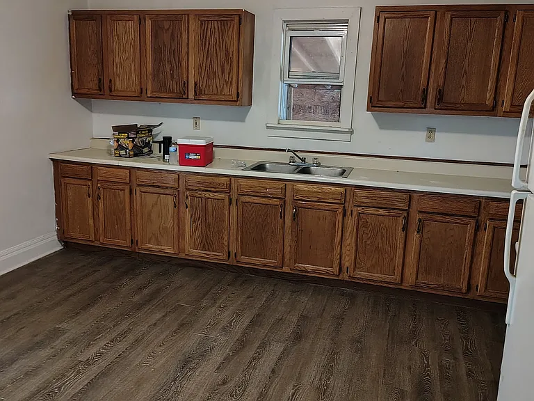 204 E Church St — Photo 2