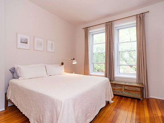 5th image of 1926 N Wolcott Ave APT 2