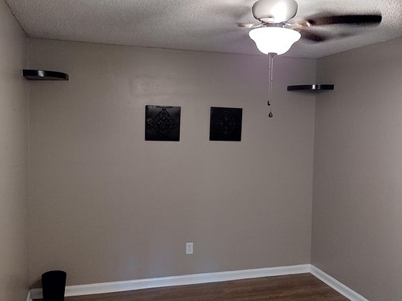 5th image of 2494 Hampstead Dr