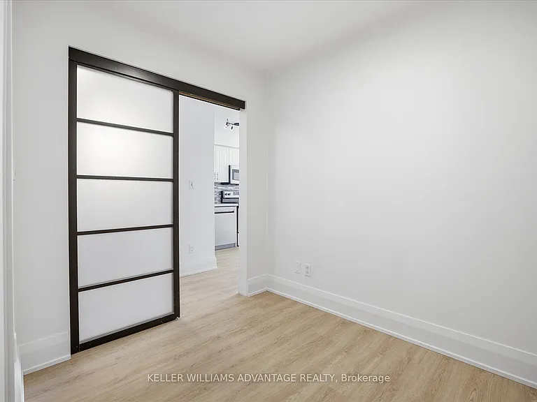 1733 Queen St E #415 — Photo 9