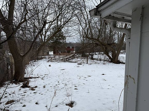 4th image of 211 Kensington Pl